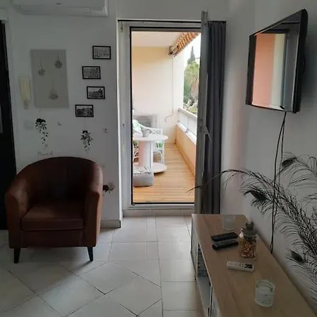 Apartment Lumineux Avec Parking Prive