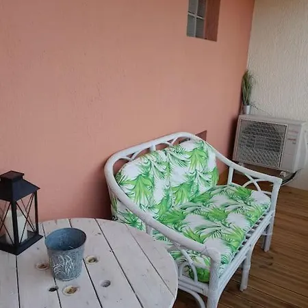 Lumineux Avec Parking Prive Saint-Raphael (Var)