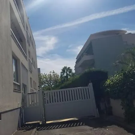 Lumineux Avec Parking Prive