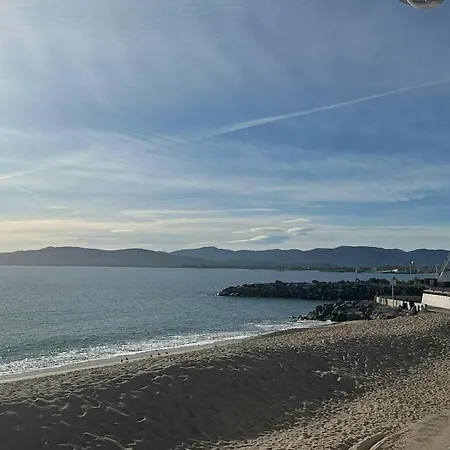 Lumineux Avec Parking Prive * Saint-Raphael (Var)