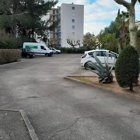 Lumineux Avec Parking Prive Apartment