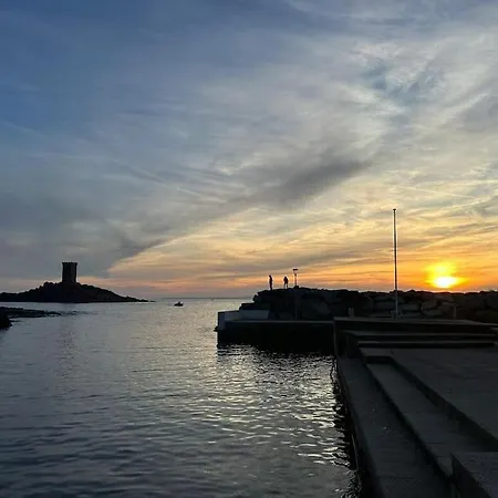 Lumineux Avec Parking Prive Saint-Raphael (Var)