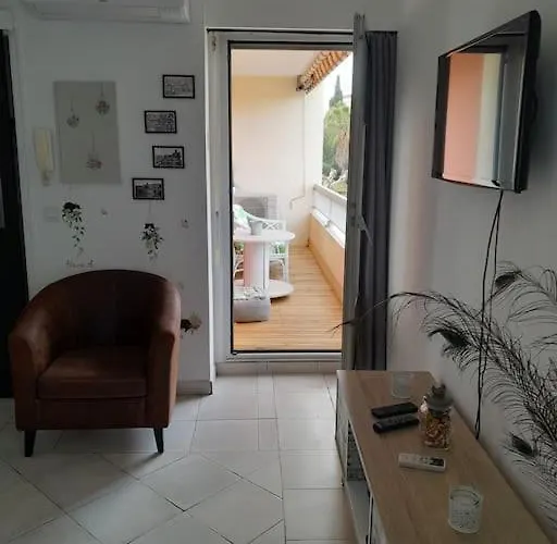 Διαμέρισμα Lumineux Avec Parking Prive