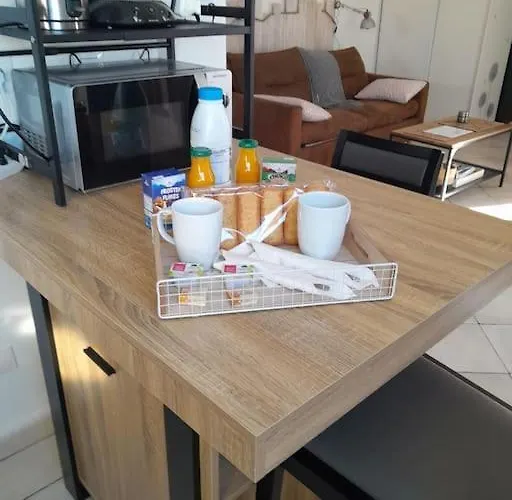 Lumineux Avec Parking Privé Apartamento Saint-Raphaël