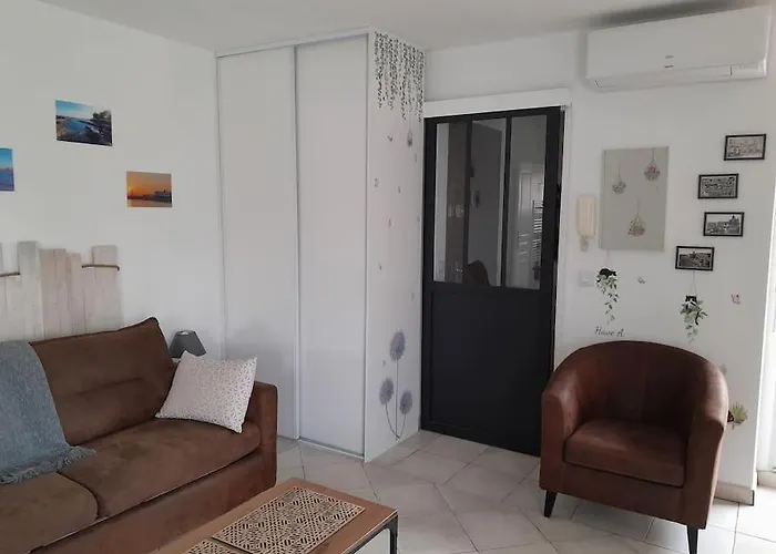 Lumineux Avec Parking Privé Apartamento Saint-Raphaël