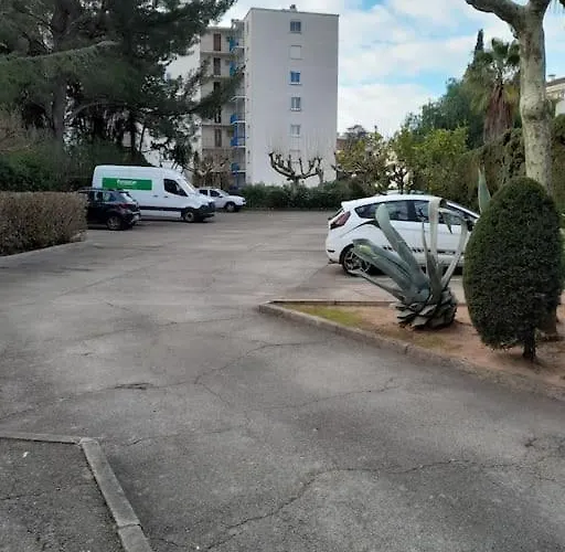 Lumineux Avec Parking Prive Διαμέρισμα